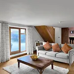 度假居 Large Countryside Retreat - Sleeps 10 - 2 Hot Tubs *