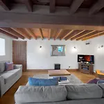 Large Countryside Retreat - Sleeps 10 - 2 Hot Tubs 度假居 伊辛沃尔德