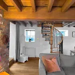 Large Countryside Retreat - Sleeps 10 - 2 Hot Tubs 伊辛沃尔德