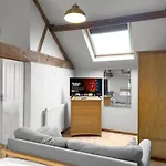 度假居 Large Countryside Retreat - Sleeps 10 - 2 Hot Tubs 伊辛沃尔德