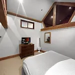 度假居 Large Countryside Retreat - Sleeps 10 - 2 Hot Tubs *