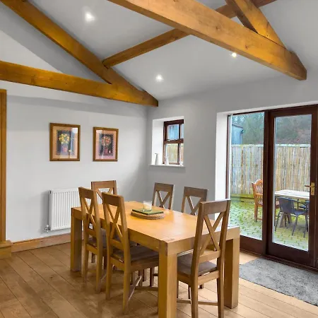 Holiday home Large Countryside Retreat - Sleeps 10 - 2 Hot Tubs *