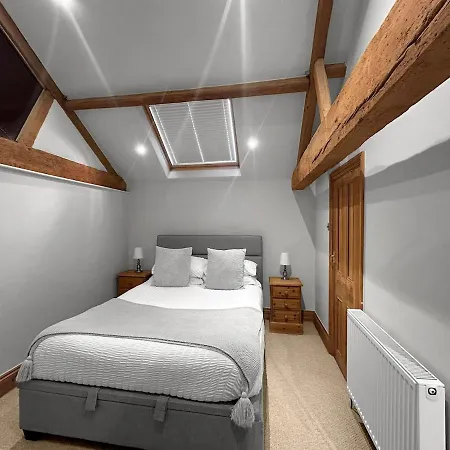 Holiday home Large Countryside Retreat - Sleeps 10 - 2 Hot Tubs Easingwold