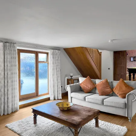 Holiday home Large Countryside Retreat - Sleeps 10 - 2 Hot Tubs *