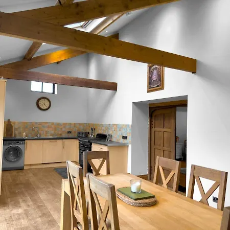 Large Countryside Retreat - Sleeps 10 - 2 Hot Tubs Casa de Férias *